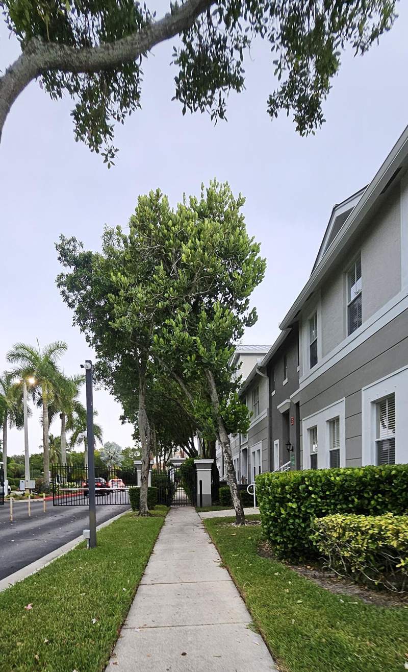 3 bedroom Condominium at 1110 E Shoma Drive #423, Shoma Courtyards At Royal Palm Beach, Royal Palm Beach — photo 4