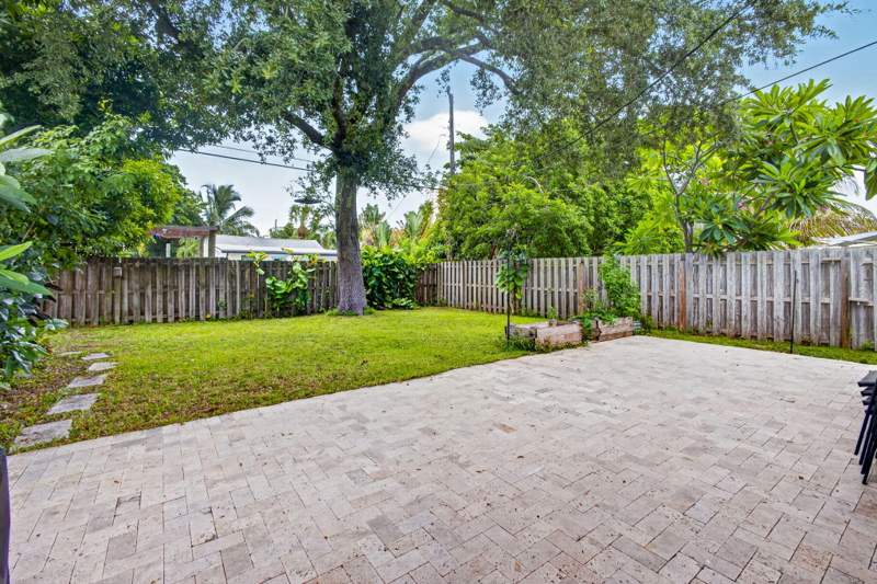 3 bedroom Single Family Residence at 216 E 24th Street, Lakeview Park At Riviera, Riviera Beach — photo 4