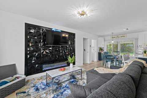 19005 SE Southgate Drive, Jupiter FL - photo 9 of 57