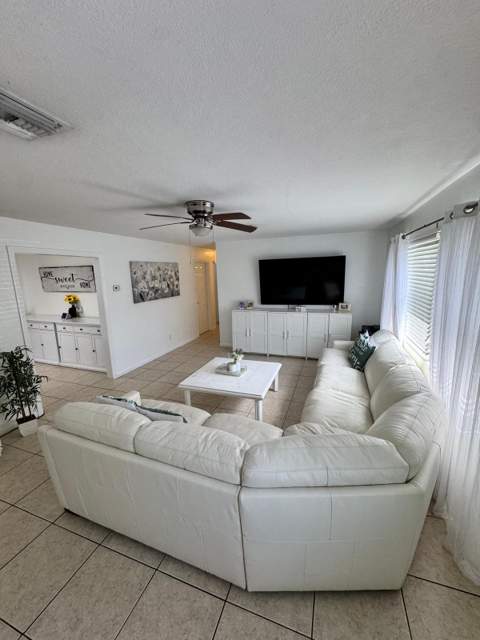 3842 Patio Court, Lake Worth Beach FL - photo 7 of 11