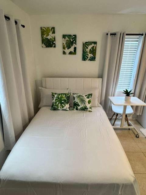 3842 Patio Court, Lake Worth Beach FL - photo 9 of 11