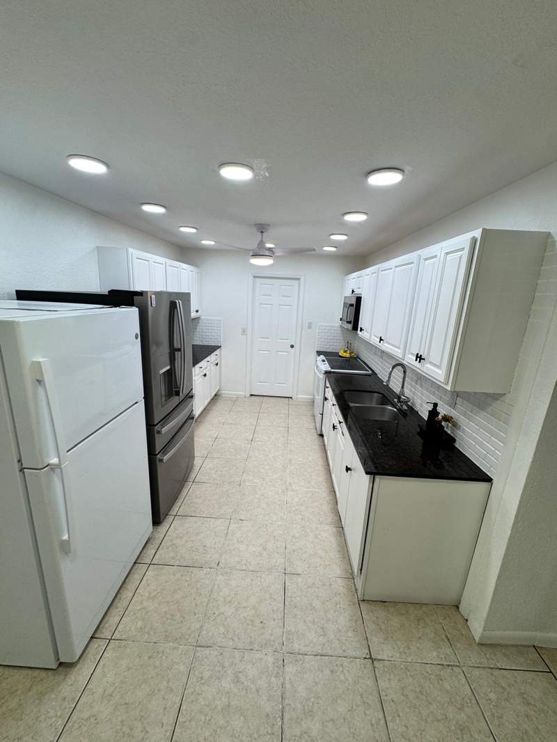 6 bedroom Single Family Residence at 3842 Patio Court, Lake Worth Beach, Lake Worth Beach — photo 3
