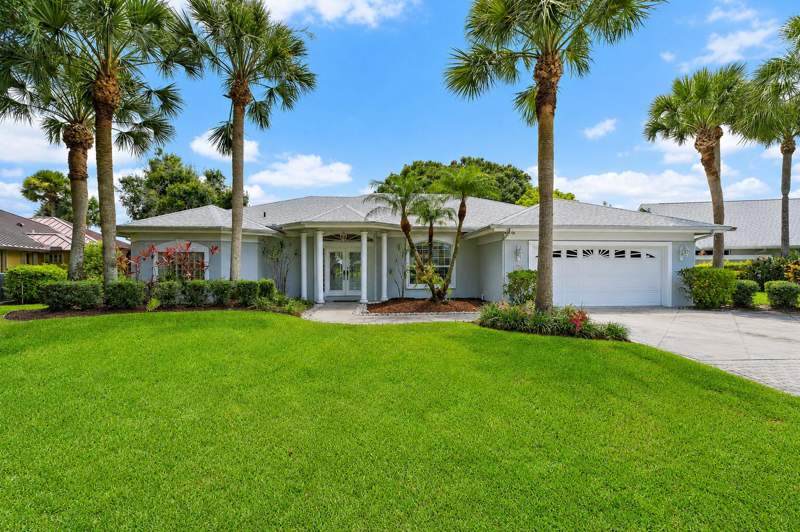 4 bedroom Single Family Residence at 2108 SW Oakwater Point, Danforth, Palm City — photo 2