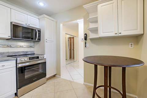 152 Lake Anne Drive #152, West Palm Beach FL - photo 8 of 34