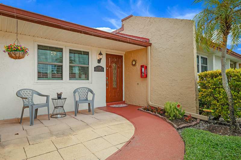 2 bedroom Condominium at 152 Lake Anne Drive #152, Golden Lakes Village Condo 1 Thru 13-A, West Palm Beach — photo 1
