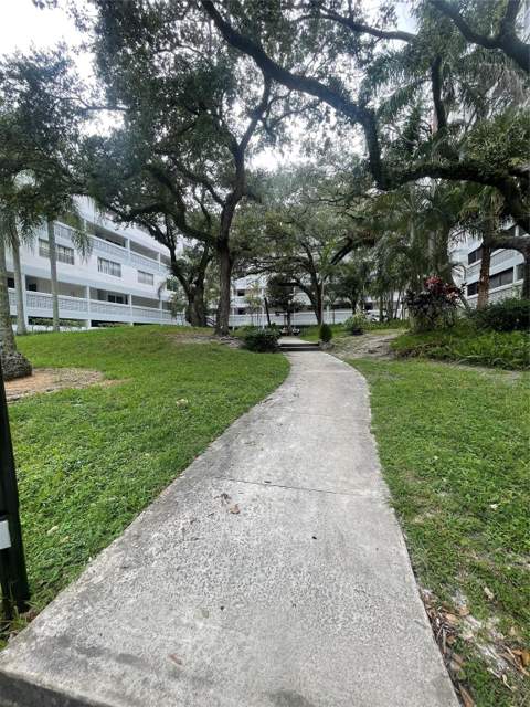 3301 Spanish Moss Terrace #610, Lauderhill FL - photo 15 of 39