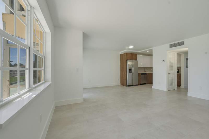 1 bedroom Condominium at 700 Pine Drive #105, Garden Point Condo, Pompano Beach — photo 3