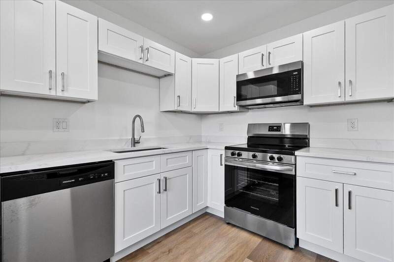 1 bedroom Condominium at 154 Lake Barbara Drive, GOLDEN LAKES VILLAGE CONDO 1 THRU 13-A, West Palm Beach — photo 1