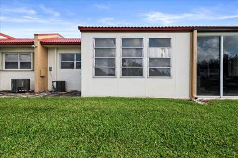 154 Lake Barbara Drive, West Palm Beach FL - photo 17 of 26
