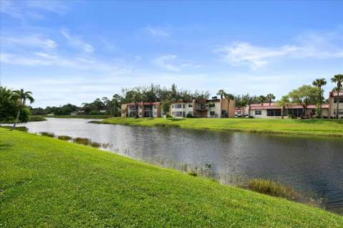 154 Lake Barbara Drive, West Palm Beach FL - photo 18 of 26