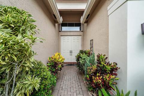 9041 Grayson Court, Boynton Beach FL - photo 10 of 67