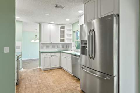 4368 Hawthorn Avenue, Palm Beach Gardens FL - photo 11 of 37