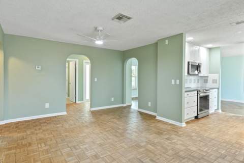4368 Hawthorn Avenue, Palm Beach Gardens FL - photo 9 of 37