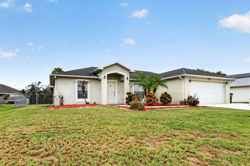 3 bedroom Single Family Residence at 324 SW Kestor Drive, Port St Lucie Section 34, Port St. Lucie — photo 4