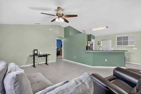 324 SW Kestor Drive, Port St. Lucie FL - photo 7 of 32
