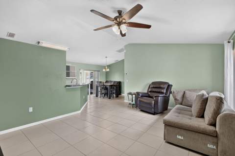 324 SW Kestor Drive, Port St. Lucie FL - photo 15 of 32