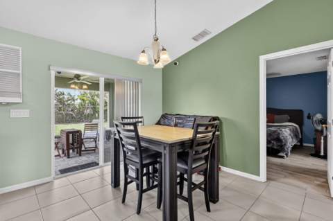 324 SW Kestor Drive, Port St. Lucie FL - photo 16 of 32