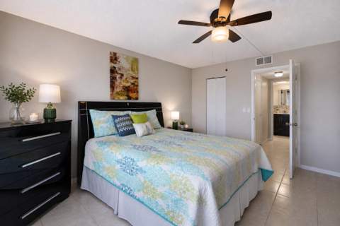 4640 Lucerne Lakes Boulevard #404, Lake Worth FL - photo 11 of 33