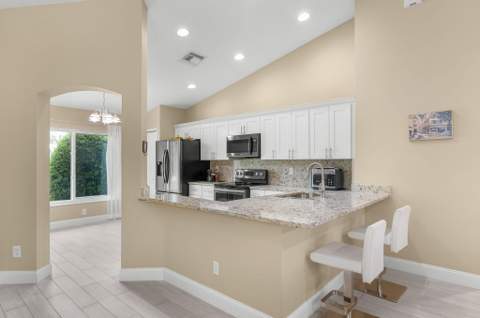5861 NW Cullom Circle, Port St. Lucie FL - photo 7 of 28