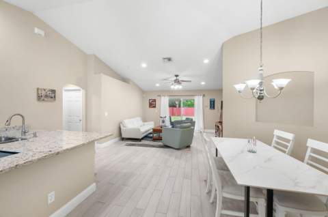 5861 NW Cullom Circle, Port St. Lucie FL - photo 11 of 28