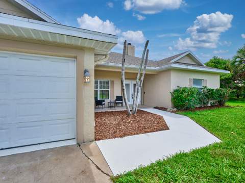 3761 SW Wycoff Street, Port St. Lucie FL - photo 6 of 62