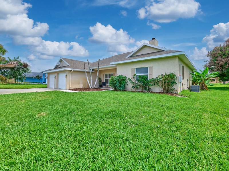 4 bedroom Single Family Residence at 3761 SW Wycoff Street, Port St Lucie Section 19, Port St. Lucie — photo 2