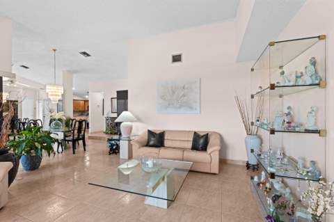 21082 Rustlewood Avenue, Boca Raton FL - photo 7 of 38