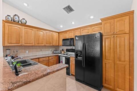 21082 Rustlewood Avenue, Boca Raton FL - photo 11 of 38