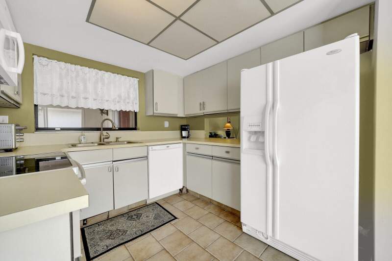 2 bedroom Single Family Residence at 5569 Lakeview Mews Drive, Indian Spring, Boynton Beach — photo 5