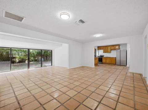 6700 Forest Court, West Palm Beach FL - photo 17 of 46