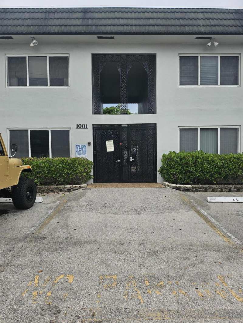 1 bedroom Condominium at 1001 SE 16th Street #9, Harbordale Condo, Fort Lauderdale — photo 1