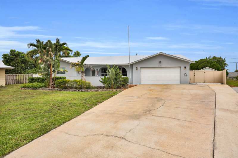 3 bedroom Single Family Residence at 2306 NE 19th Court, Leilani Heights, Jensen Beach — photo 1