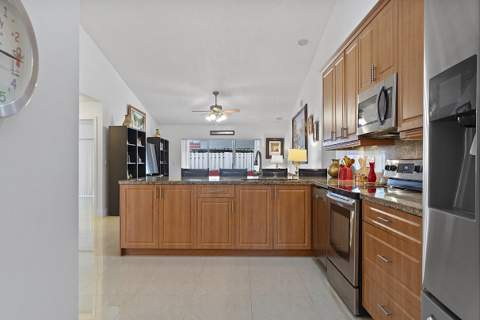 761 Greenbriar Avenue, Davie FL - photo 12 of 41