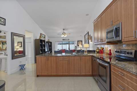 761 Greenbriar Avenue, Davie FL - photo 13 of 41
