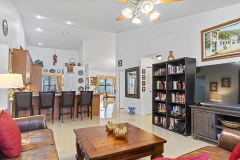 761 Greenbriar Avenue, Davie FL - photo 18 of 41