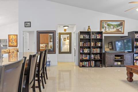 761 Greenbriar Avenue, Davie FL - photo 21 of 41