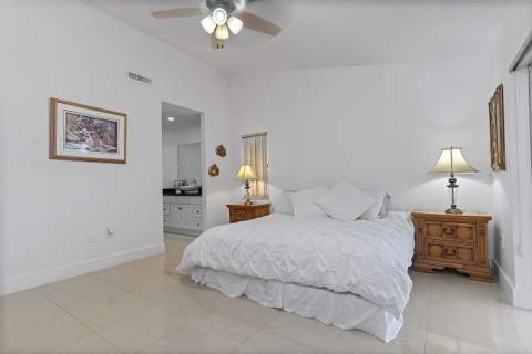 761 Greenbriar Avenue, Davie FL - photo 23 of 41