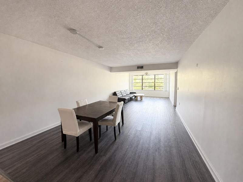 2 bedroom Condominium at 6025 S Balboa Circle #306, Whitehall Condo At Camino Real, Boca Raton — photo 3