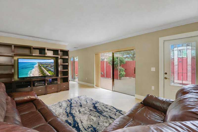 3 bedroom Townhouse at 1901 19th Lane, Garden Lakes And Garden Square Shops, Palm Beach Gardens — photo 5