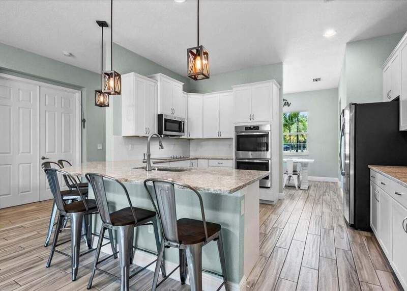 4 bedroom Single Family Residence at 10352 SW Fiddlers Way, Cobblestone Pud Plat No 1, Palm City — photo 2