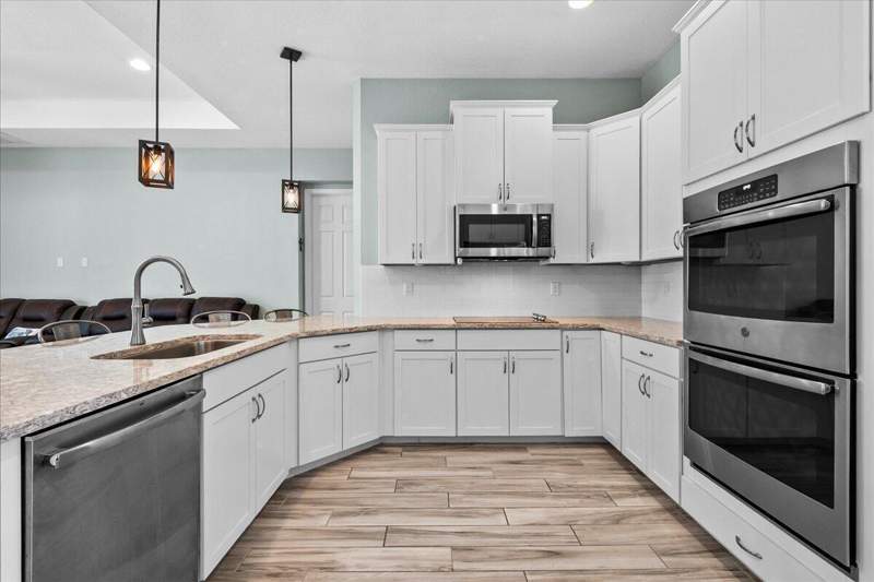 4 bedroom Single Family Residence at 10352 SW Fiddlers Way, Cobblestone Pud Plat No 1, Palm City — photo 3