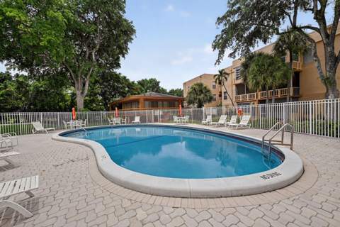 8400 Lagos De Campo Boulevard #303, Tamarac FL - photo 18 of 20