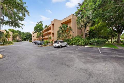 8400 Lagos De Campo Boulevard #303, Tamarac FL - photo 20 of 20