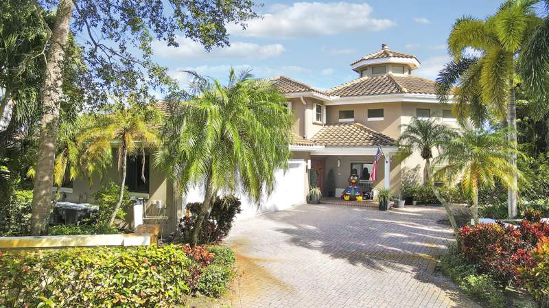 4 bedroom Single Family Residence at 204 Chinook Lane, Loxahatchee Club At Maplewood 1 Ph 2, Jupiter — photo 4