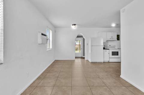4936 NE 14th Avenue, Pompano Beach FL - photo 8 of 35