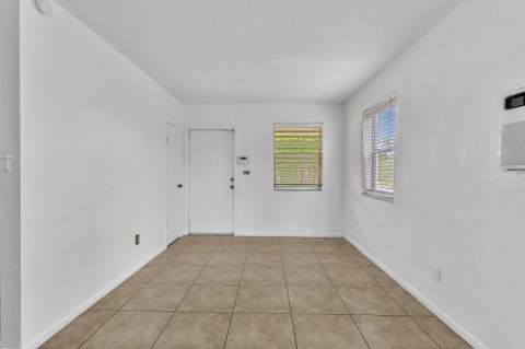 4936 NE 14th Avenue, Pompano Beach FL - photo 9 of 35