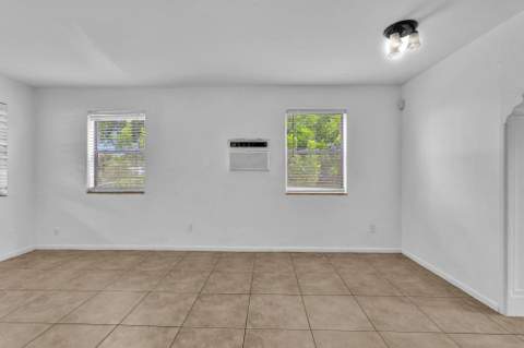 4936 NE 14th Avenue, Pompano Beach FL - photo 10 of 35