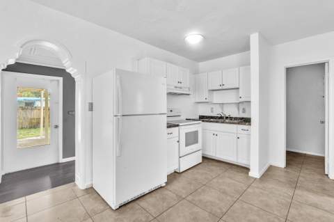4936 NE 14th Avenue, Pompano Beach FL - photo 13 of 35