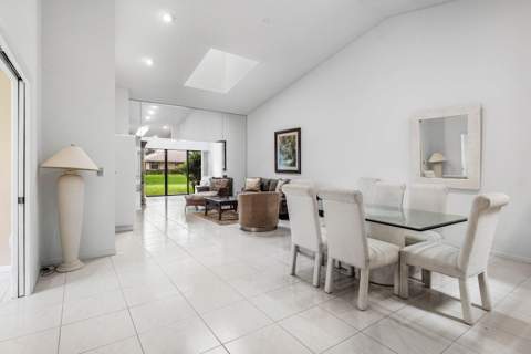 8271 Sun Lake Drive, Boca Raton FL - photo 9 of 37