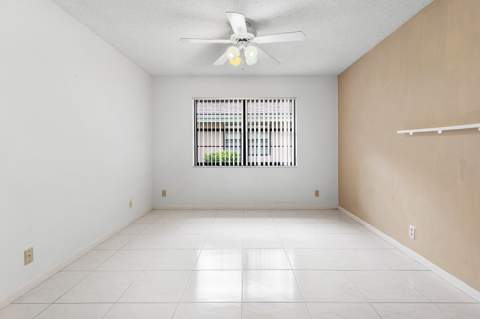8271 Sun Lake Drive, Boca Raton FL - photo 18 of 37